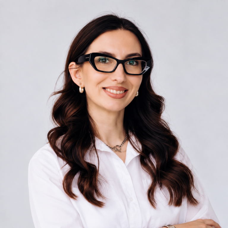 Настя, представниця агентства нерухомості «Искам Имот» у Бургасі